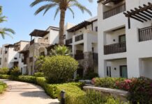 Complesso turistico-alberghiero suddiviso in unità immobiliari autonome