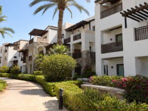 Complesso turistico-alberghiero suddiviso in unità immobiliari autonome
